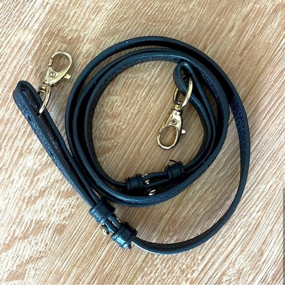 Tory Burch Amanda Crossbody in Black - Picture 6 of 9